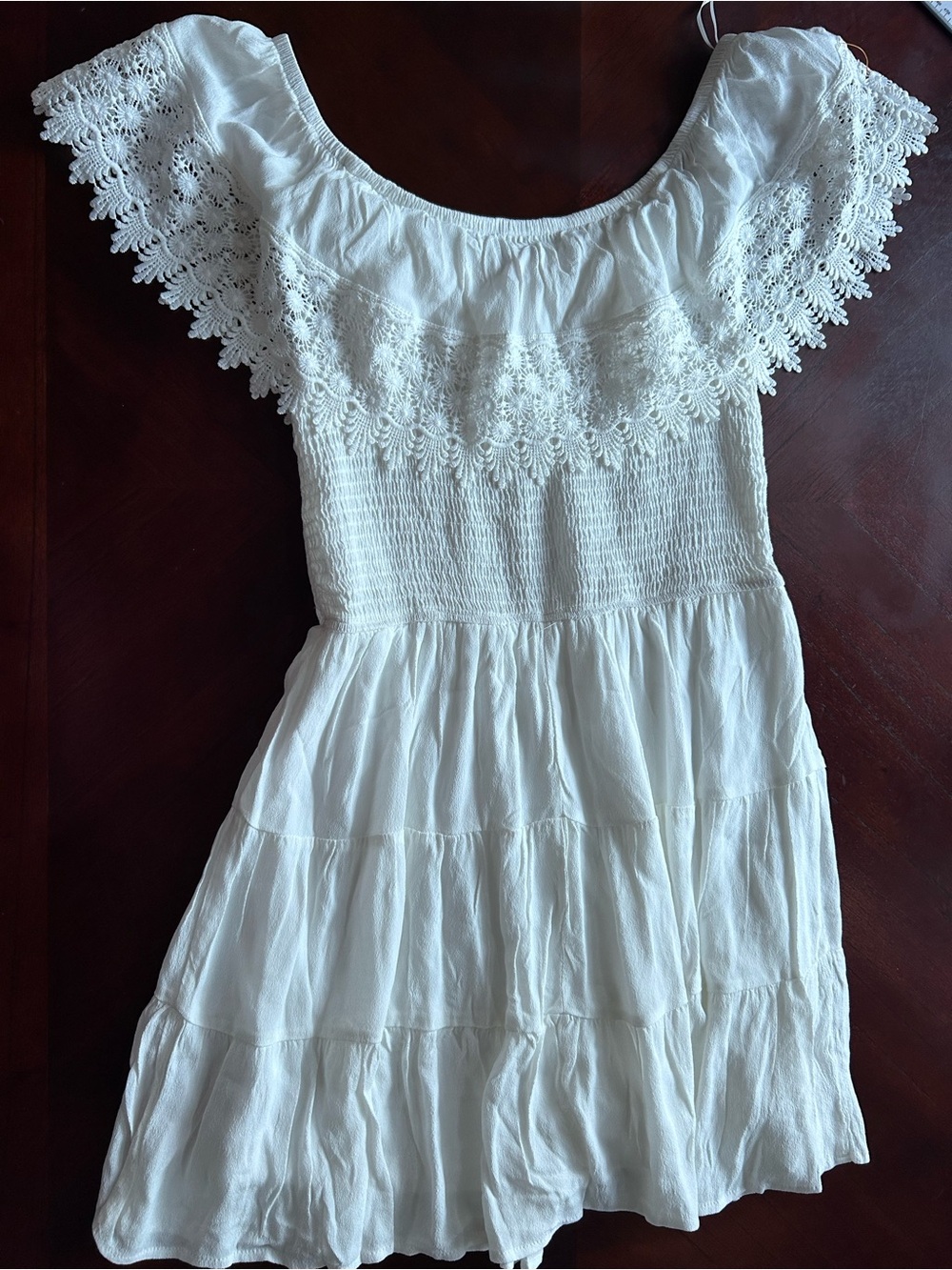 Francesca's Collections White Off-Shoulder Lace Mini Dress size L - Picture 6 of 8